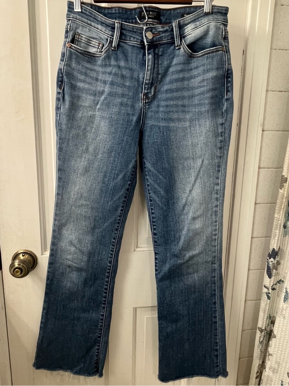 Judy Blue Mid-Rise Raw Frayed Hem Bootcut Jeans. Size 9/29